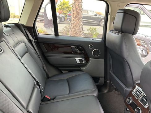 Used 2020 Land Rover Range Rover HSE image 14