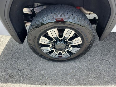 Used 2026 GMC Sierra 2500 Denali w/ Denali Reserve Package AWD/4WD image 4