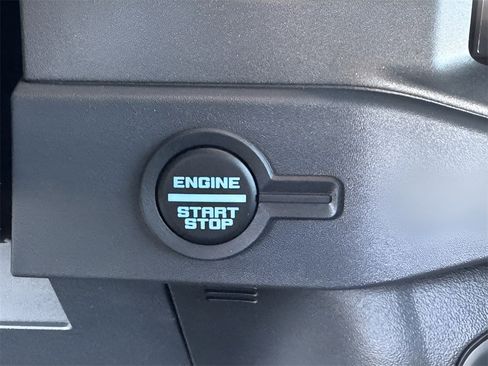 New 2025 Ford Bronco Badlands image 18