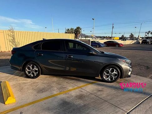 Used 2021 Kia Forte LXS FWD image 6