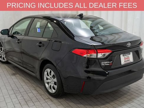 Used 2025 Toyota Corolla LE FWD image 3