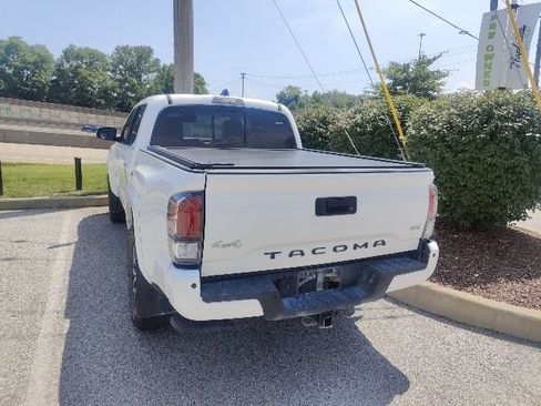 Used 2022 Toyota Tacoma Limited AWD/4WD image 11