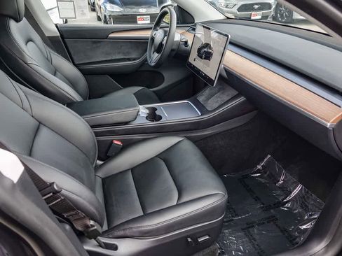 Used 2024 Tesla Model Y Long Range AWD/4WD image 14
