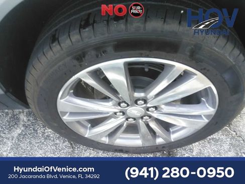 Used 2025 Cadillac XT5 Premium Luxury FWD image 12