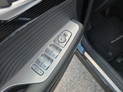 Used 2025 Hyundai Palisade Calligraphy FWD image 19