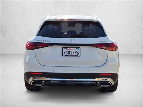 Used 2025 Mercedes-Benz GLC 350e 4MATIC image 7
