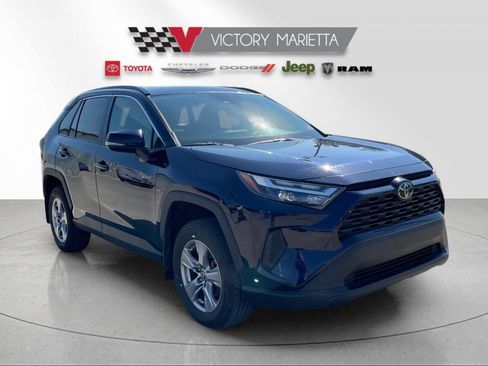 Used 2023 Toyota RAV4 XLE AWD/4WD image 7