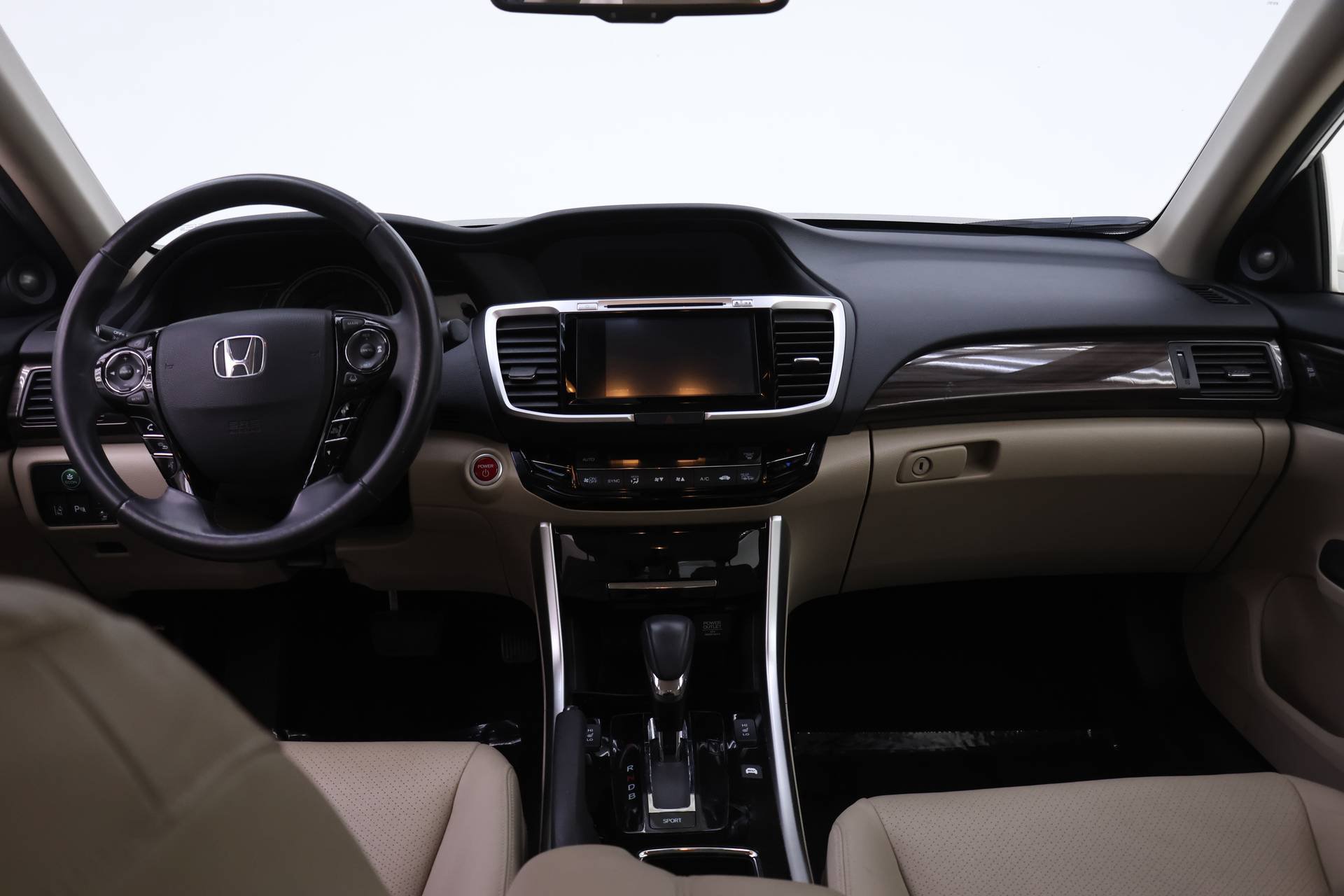 Used 2017 Honda Accord Touring image 5