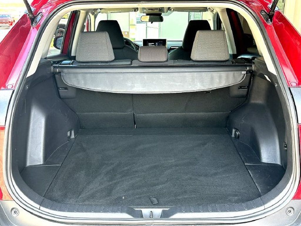 Certified 2025 Toyota RAV4 XLE AWD/4WD image 31