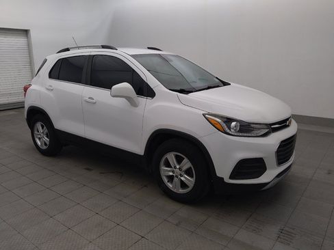 Used 2020 Chevrolet Trax LT w/ Driver Confidence Package FWD image 11