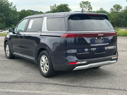 Used 2022 Kia Carnival LX FWD image 7