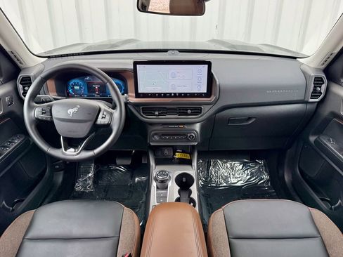Certified 2025 Ford Bronco Sport Outer Banks w/ Outer Banks Tech Package+ AWD/4WD image 32