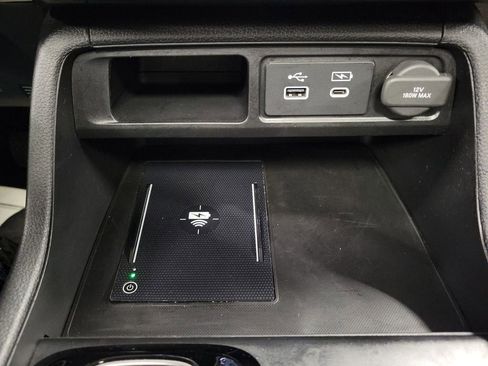 Used 2024 Honda Pilot Touring image 18