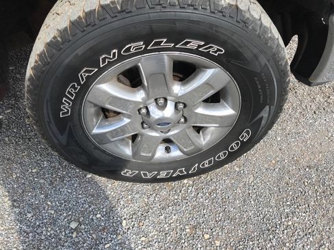 Used 2014 Ford F150 Lariat w/ Lariat Chrome Package AWD/4WD image 26