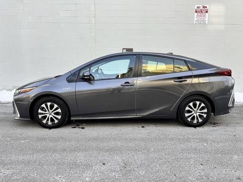 Used 2021 Toyota Prius Prime XLE w/ Carpet Mat Package (TMS) image 6