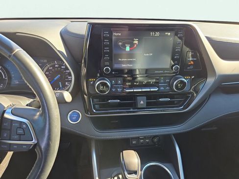 Used 2021 Toyota Highlander XLE image 27