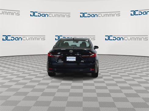 Used 2026 Toyota Camry XLE image 7