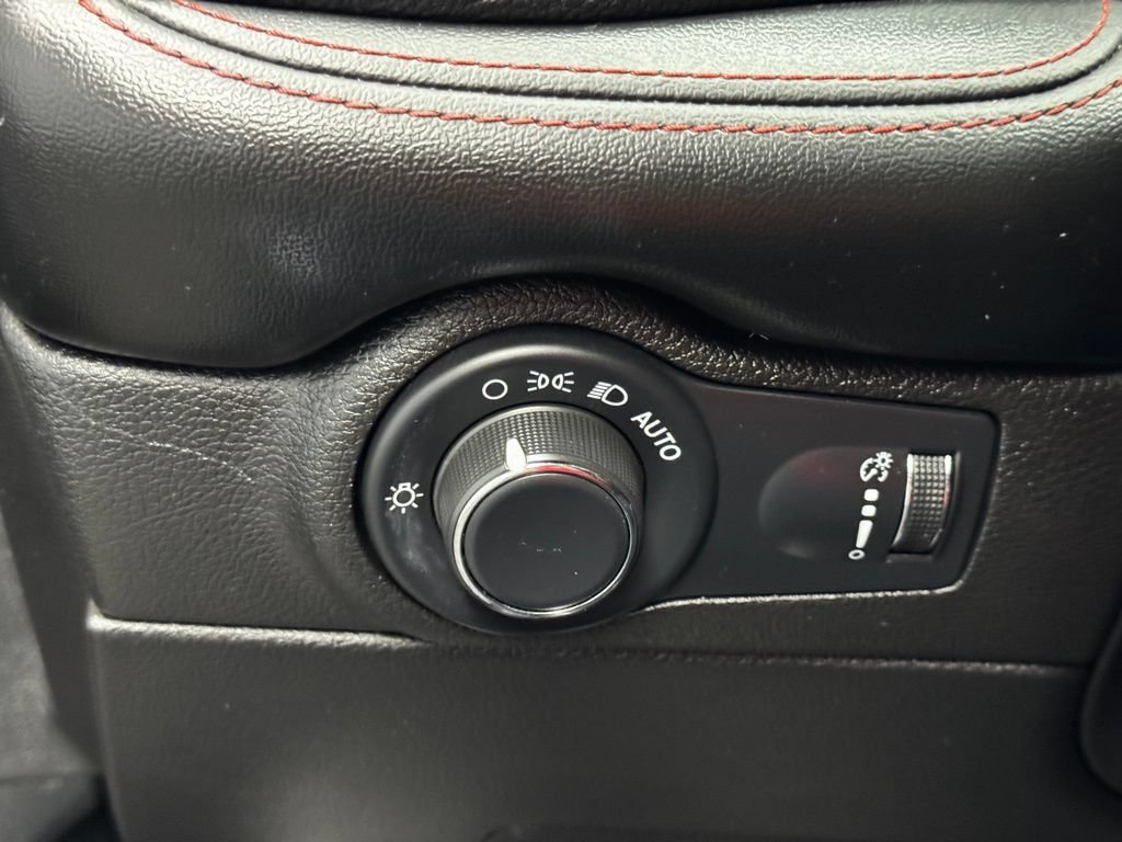 Used 2024 Dodge Durango GT w/ Blacktop Package RWD image 30