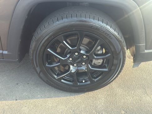 Used 2023 Jeep Compass Altitude image 9