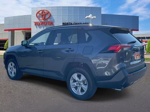 Used 2021 Toyota RAV4 XLE FWD image 4