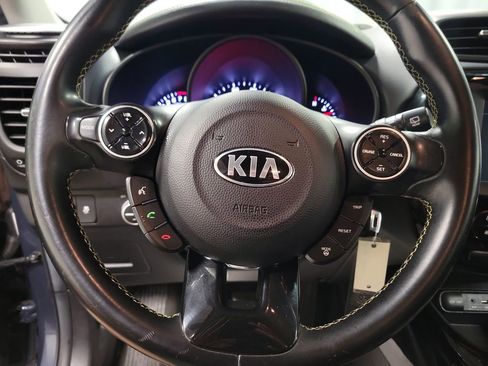 Used 2016 Kia Soul + w/ Audio Package FWD image 18