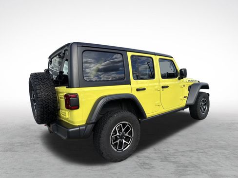 Used 2024 Jeep Wrangler Unlimited Rubicon w/ Technology Group image 11