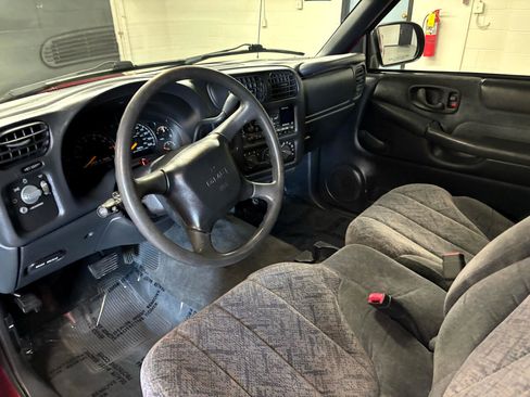 Used 2000 GMC Sonoma SLS w/ SLS Super Spec Pkg 2 image 14