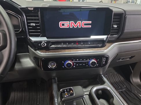 Used 2024 GMC Sierra 1500 Elevation image 19