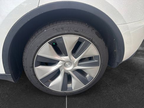 Used 2020 Tesla Model Y Long Range AWD/4WD image 14