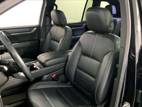 Used 2024 GMC Acadia Elevation AWD/4WD image 22