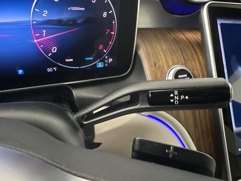 Used 2025 Mercedes-Benz GLC 300 4MATIC image 20