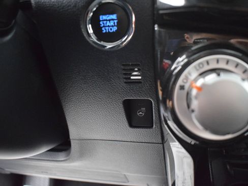 Used 2024 Toyota 4Runner TRD Off-Road Premium w/ Off Road Premium Plus Package AWD/4WD image 17