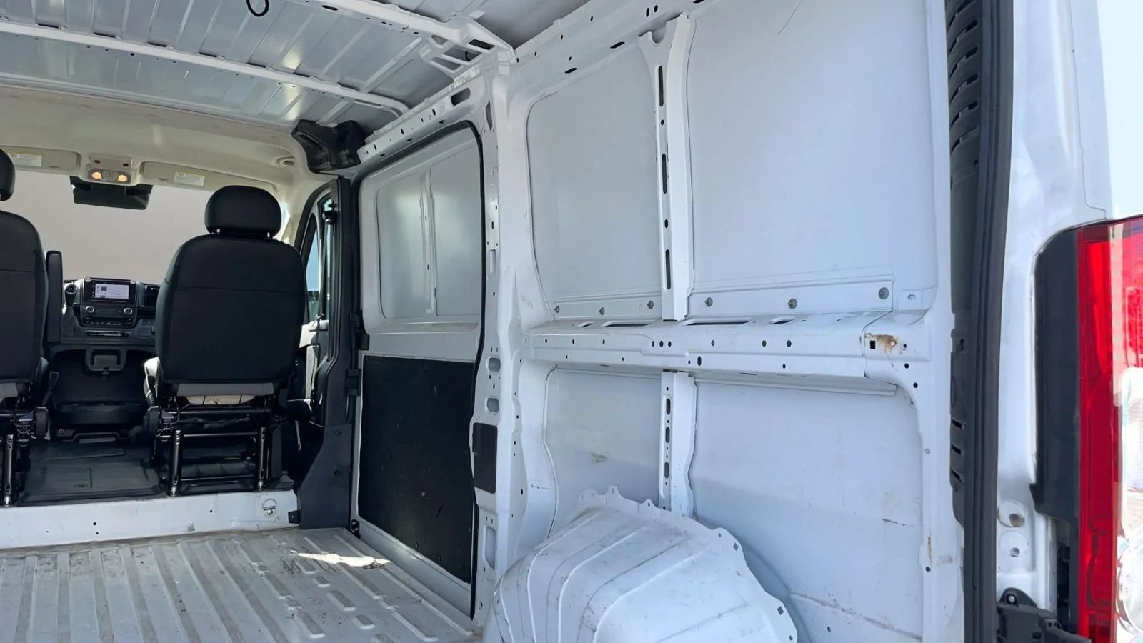 Used 2025 RAM ProMaster 2500 w/ Convenience Group FWD image 36