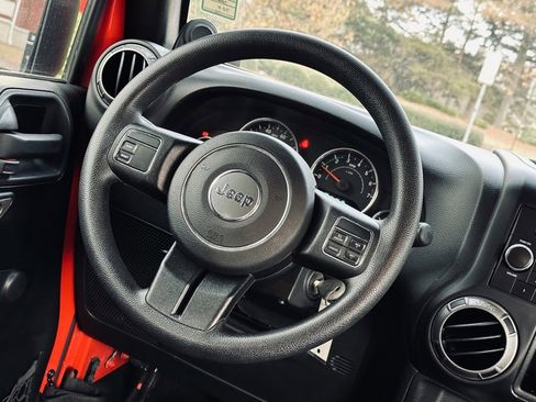 Used 2013 Jeep Wrangler Unlimited Sport image 13