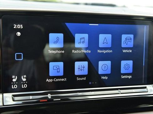 Used 2025 Volkswagen Atlas Peak Edition SE image 14