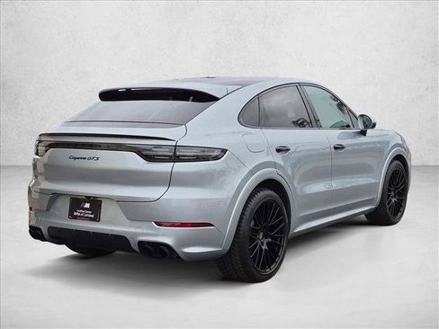 Used 2022 Porsche Cayenne GTS AWD/4WD image 5