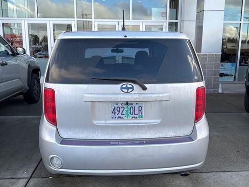 Used 2010 Scion xB image 3