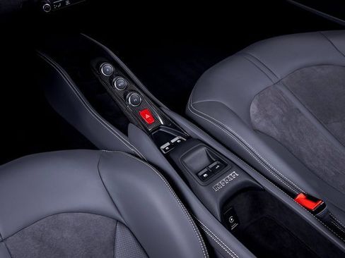 Used 2023 Ferrari F8 Tributo image 28