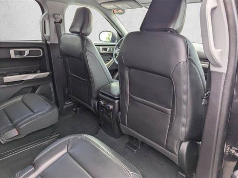 Used 2022 Ford Explorer XLT w/ Equipment Group 202A AWD/4WD image 28