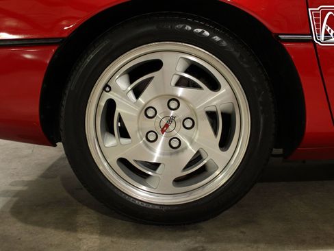 Used 1990 Chevrolet Corvette Coupe image 28