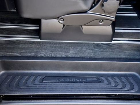 Used 2023 Mercedes-Benz Metris Passenger image 32