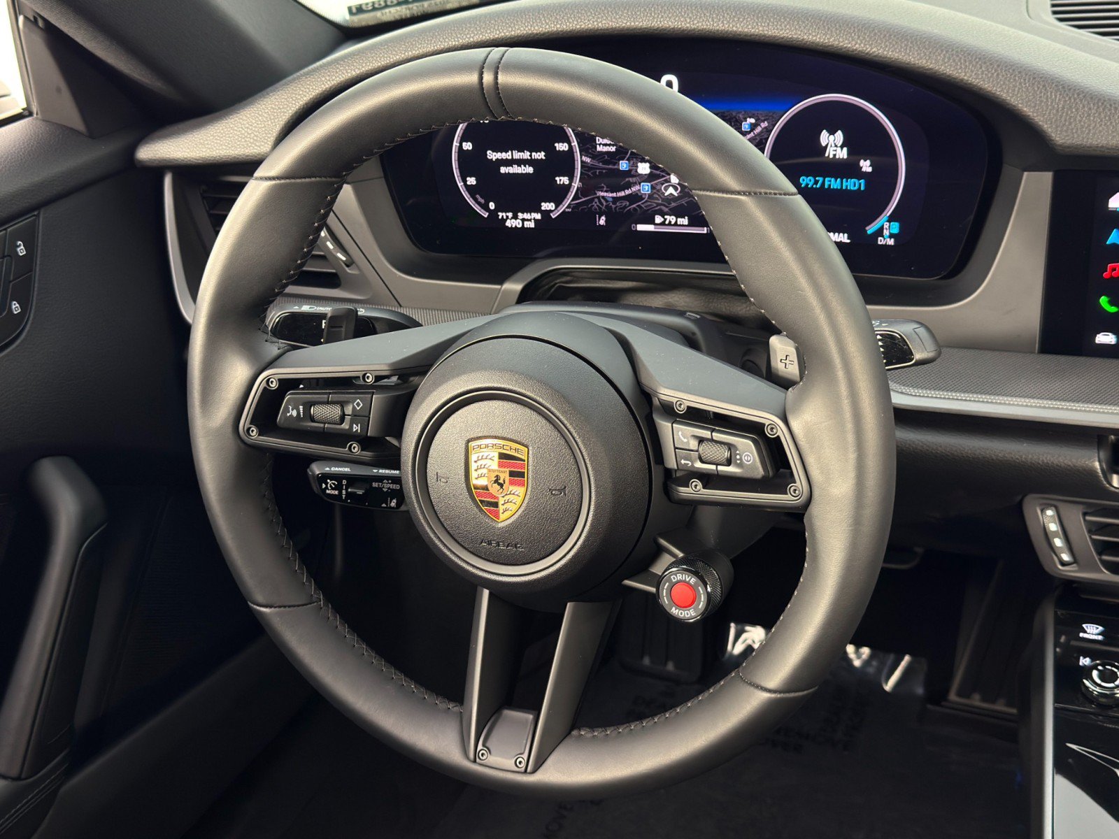 Used 2025 Porsche 911 Carrera RWD image 19