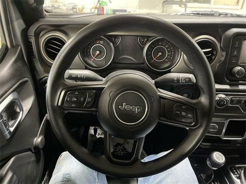 Certified 2020 Jeep Gladiator Sport image 14