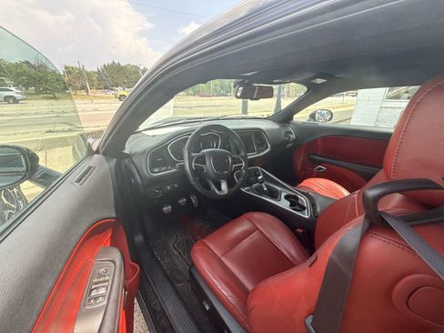 Used 2018 Dodge Challenger R/T Plus RWD image 10