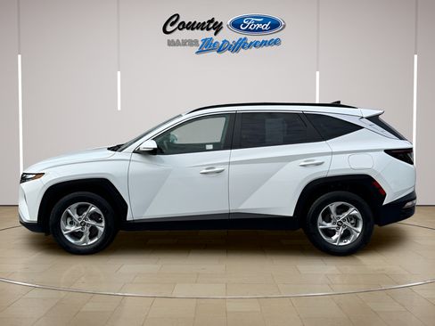 Used 2023 Hyundai Tucson SEL FWD image 3