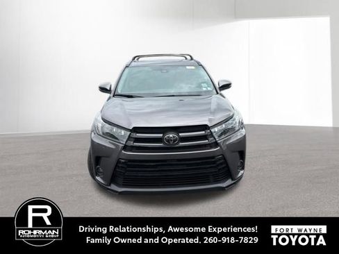 Used 2019 Toyota Highlander SE AWD/4WD image 1