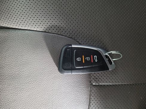 Used 2019 Hyundai Santa Fe Limited FWD image 32
