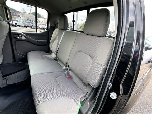 Used 2021 Nissan Frontier SV w/ Midnight Edition Floor Mats image 19