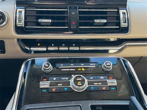 Used 2023 Lincoln Navigator L Reserve image 24