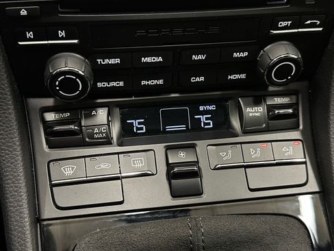 Used 2021 Porsche 718 Cayman image 23